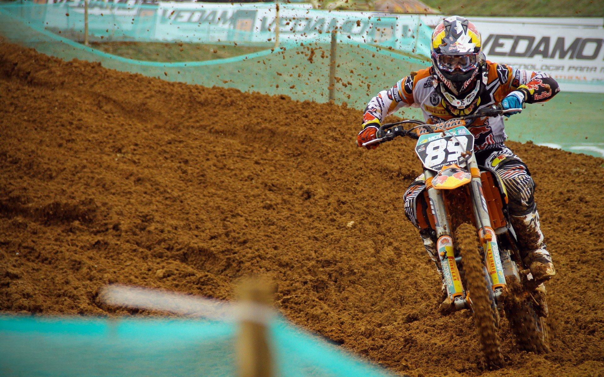 击剑健儿军训淬火 意志如钢剑指巴黎